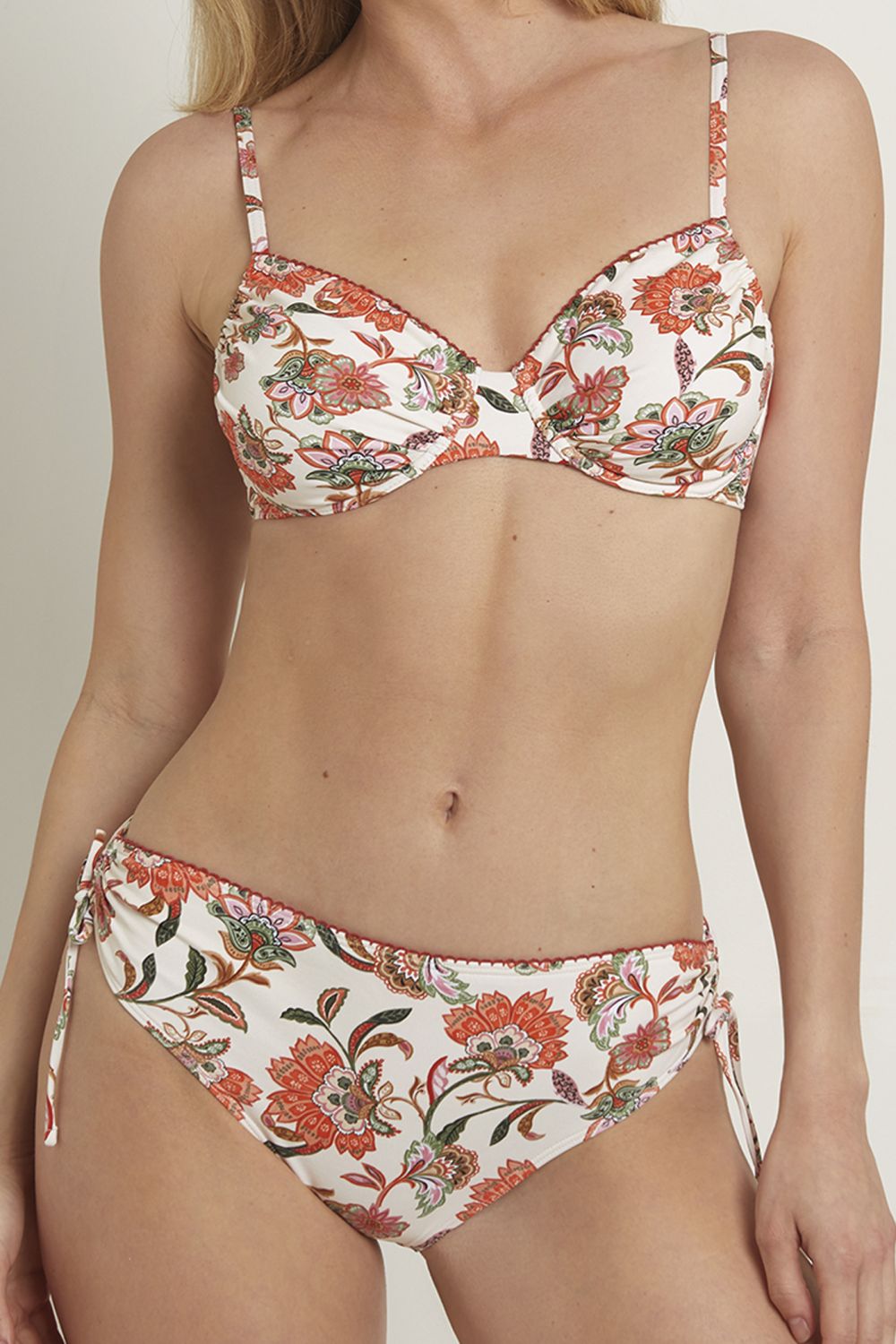 Bikini realce y sujeción 2