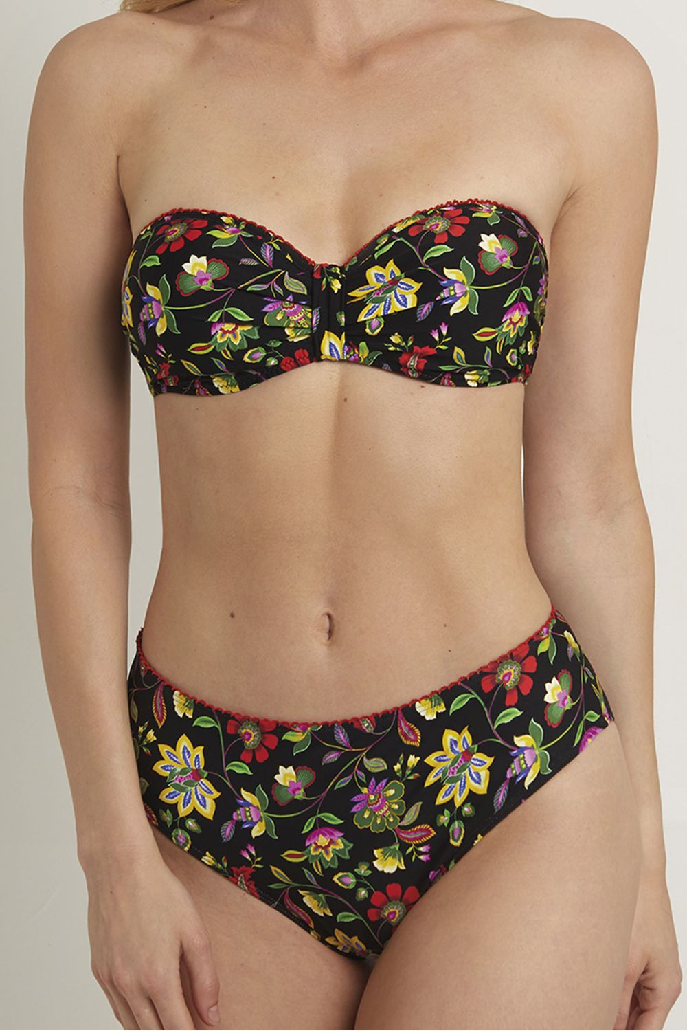 Bikini bandeau y sujeción 2