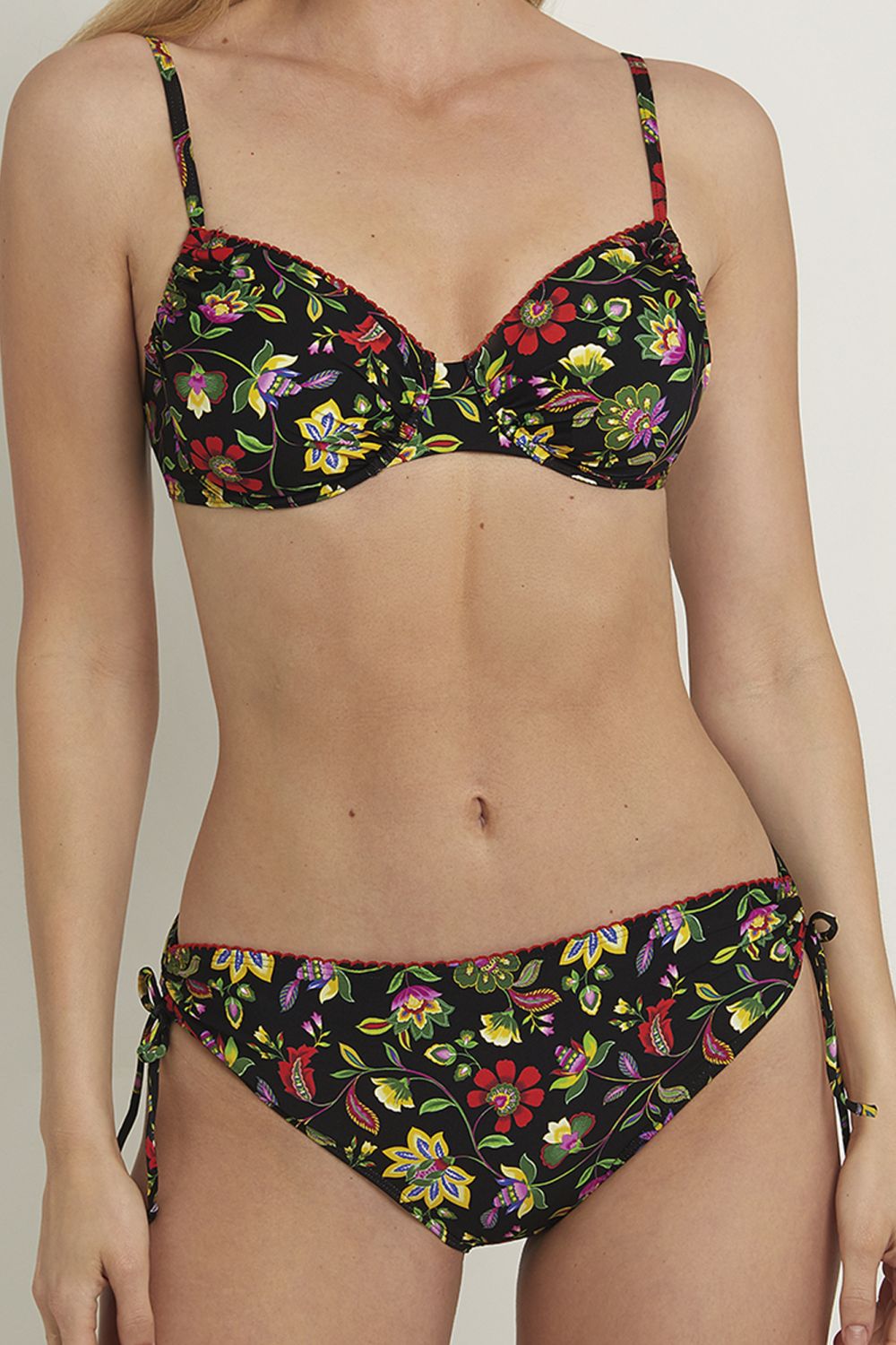 Bikini realce y sujeción 2