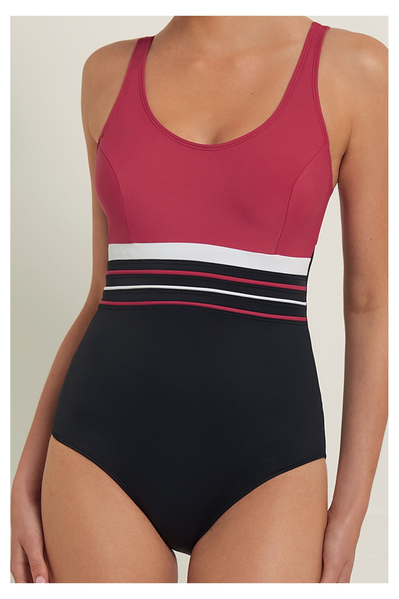 Women's Plus Size Black and Red Sport...