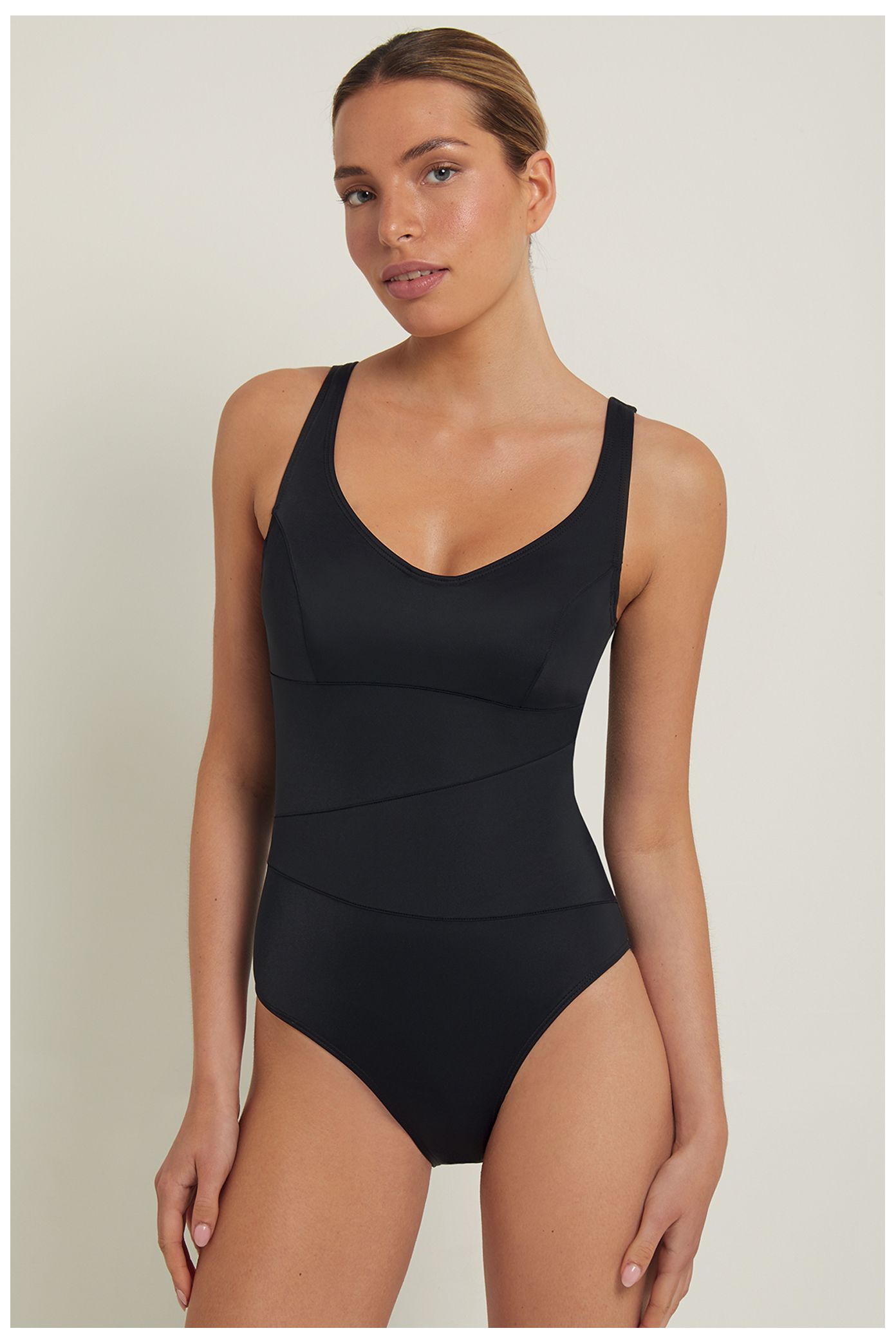 Women's Plus Size Plain Black Sport...